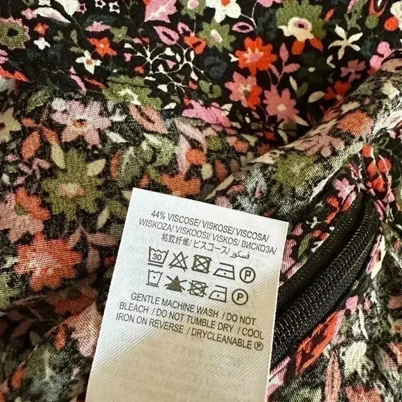 Boden Ditsy Meadow Floral Print V-Neck Long Sleeve Blouse Size US 8 - Picture 6 of 6